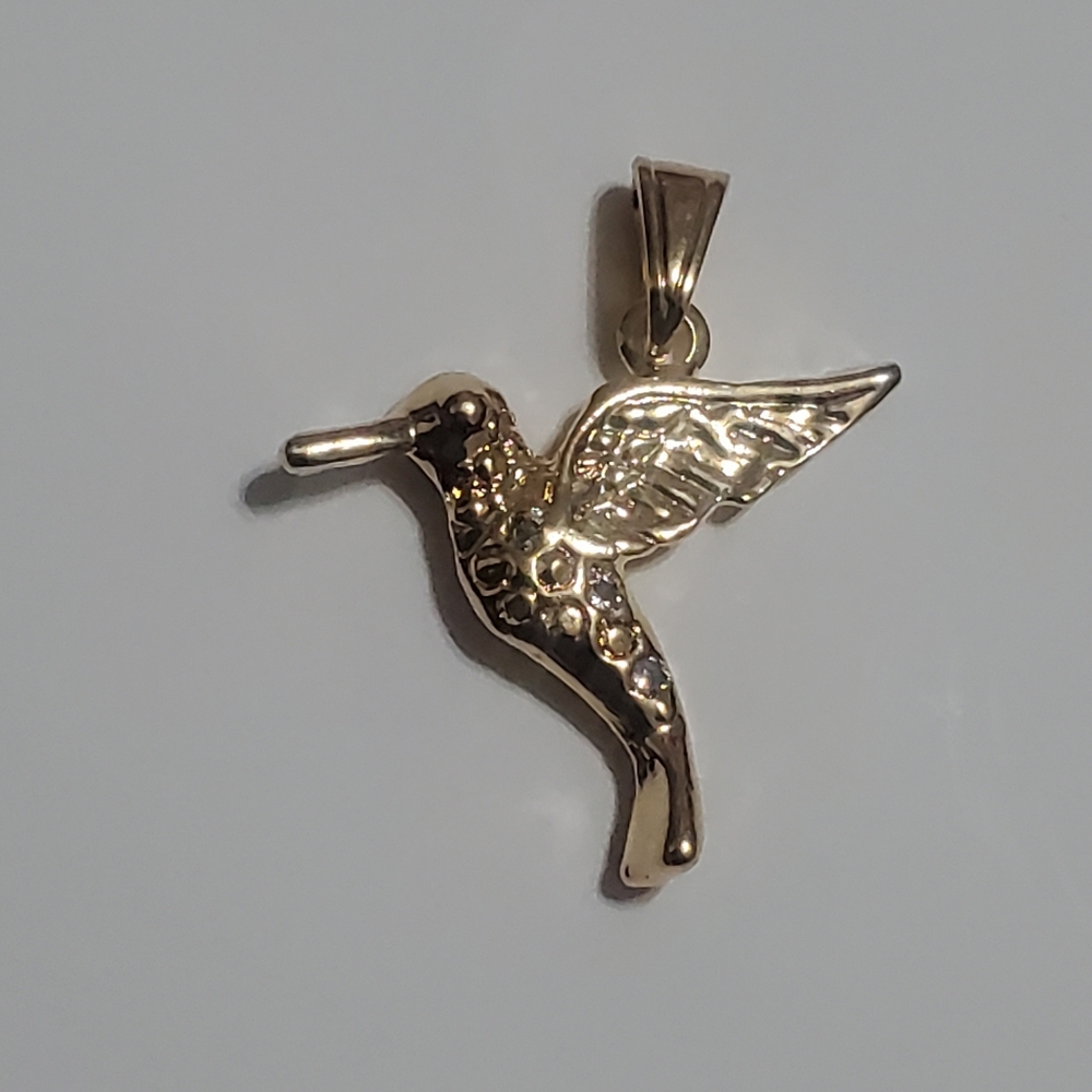 Elegant Gold Hummingbird Necklace